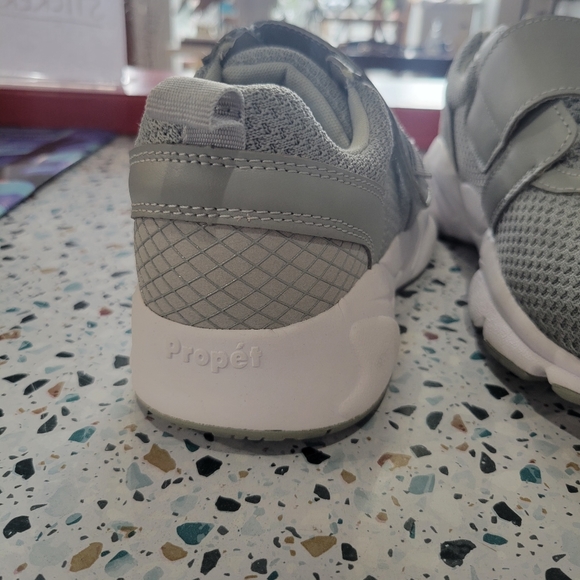 Propét Men's Tour Knit Sneaker - Picture 7 of 8